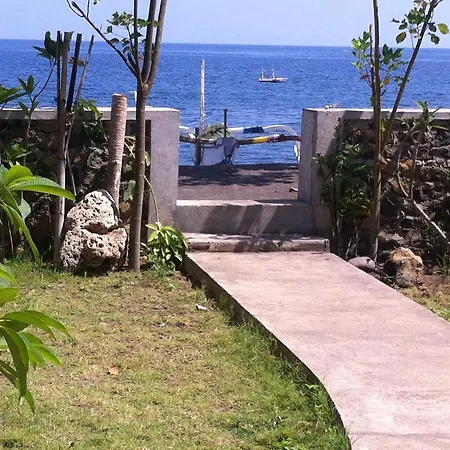 Amed Sari Beach Guesthouse